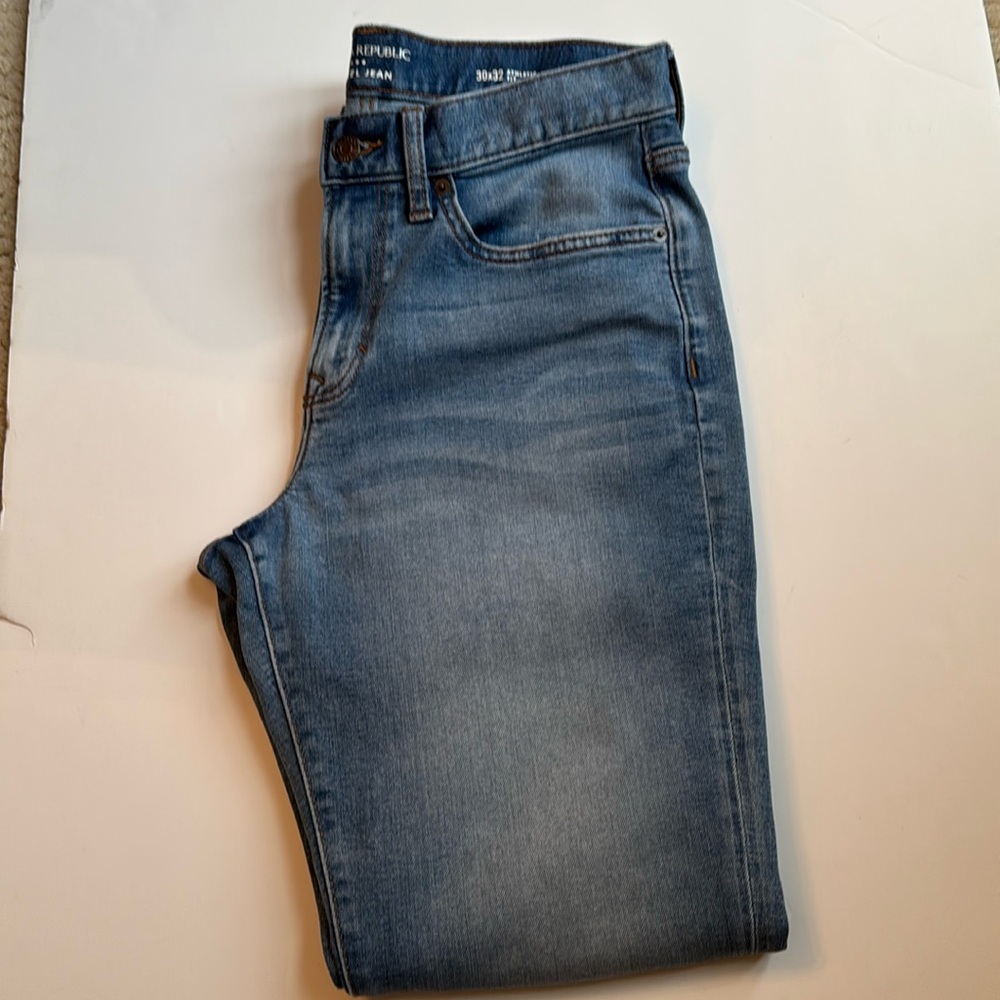 Banana Republic Athletic Fit Men’s Travel Jean 30 x 32